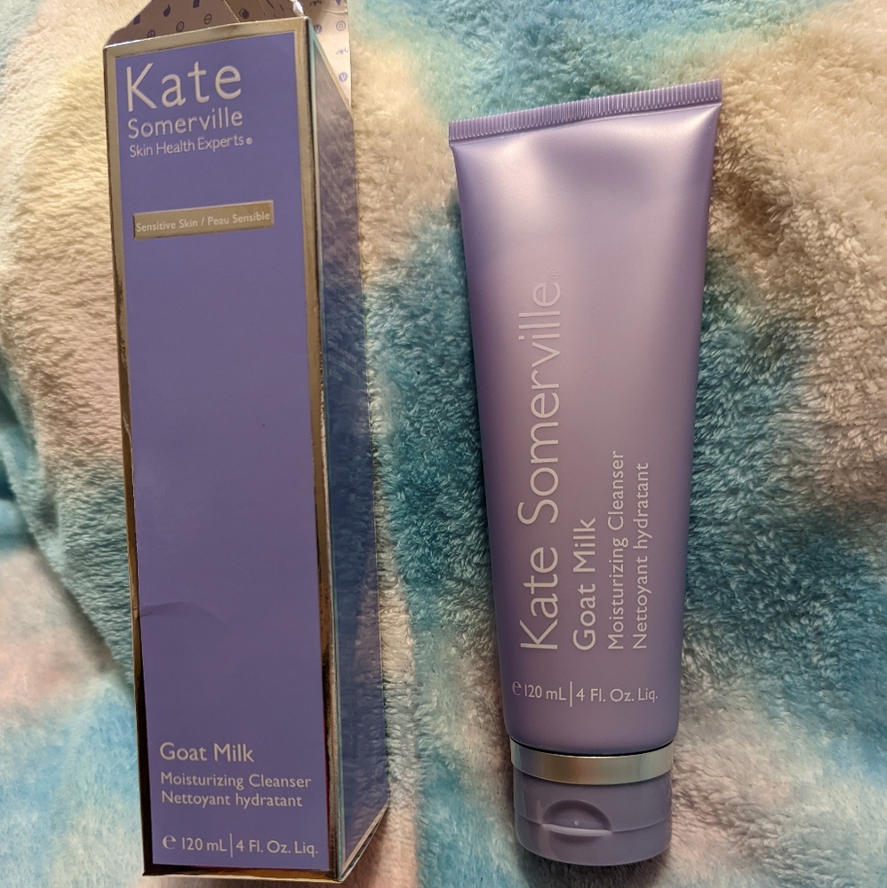 Moisturizing cleanser